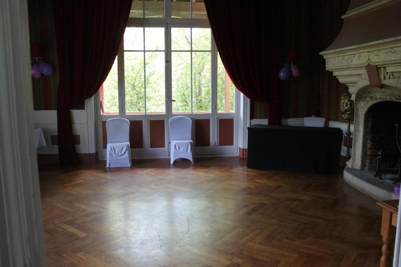 La Garenne De Morestel ภายนอก รูปภาพ